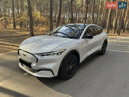 Форд Mustang Mach-E 2023 в Полтаве на Automoto.ua Белый Форд Mustang Mach-E, объемом двигателя 0 л и пробегом 16 тыс. км за 35000 $, фото 1 на Automoto.ua