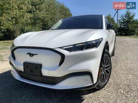 Форд Mustang Mach-E 2024 в Черновцах на Automoto.ua Белый Форд Mustang Mach-E, объемом двигателя 0 л и пробегом 2 тыс. км за 29000 $, фото 1 на Automoto.ua