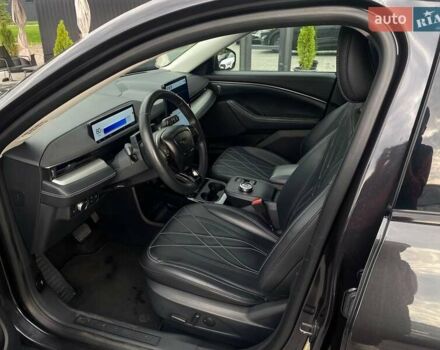 Чорний Форд Mustang Mach-E, об'ємом двигуна 0 л та пробігом 49 тис. км за 26790 $, фото 11 на Automoto.ua