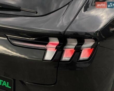 Чорний Форд Mustang Mach-E, об'ємом двигуна 0 л та пробігом 49 тис. км за 26790 $, фото 7 на Automoto.ua