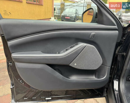 Чорний Форд Mustang Mach-E, об'ємом двигуна 0 л та пробігом 150 тис. км за 20999 $, фото 12 на Automoto.ua