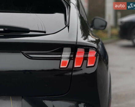 Чорний Форд Mustang Mach-E, об'ємом двигуна 0 л та пробігом 98 тис. км за 25900 $, фото 18 на Automoto.ua