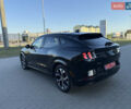 Черный Форд Mustang Mach-E, объемом двигателя 0 л и пробегом 186 тыс. км за 23500 $, фото 5 на Automoto.ua