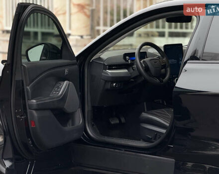 Чорний Форд Mustang Mach-E, об'ємом двигуна 0 л та пробігом 98 тис. км за 25900 $, фото 33 на Automoto.ua