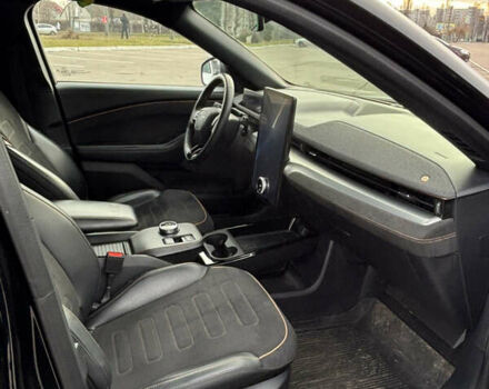 Чорний Форд Mustang Mach-E, об'ємом двигуна 0 л та пробігом 77 тис. км за 32000 $, фото 13 на Automoto.ua