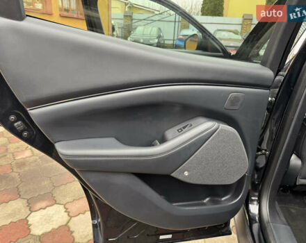 Чорний Форд Mustang Mach-E, об'ємом двигуна 0 л та пробігом 150 тис. км за 20999 $, фото 14 на Automoto.ua