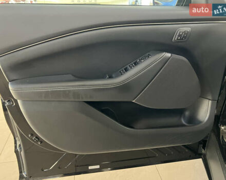 Черный Форд Mustang Mach-E, объемом двигателя 0 л и пробегом 49 тыс. км за 26600 $, фото 17 на Automoto.ua