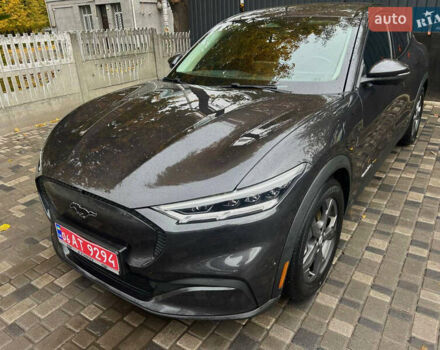 Черный Форд Mustang Mach-E, объемом двигателя 0 л и пробегом 122 тыс. км за 26500 $, фото 3 на Automoto.ua