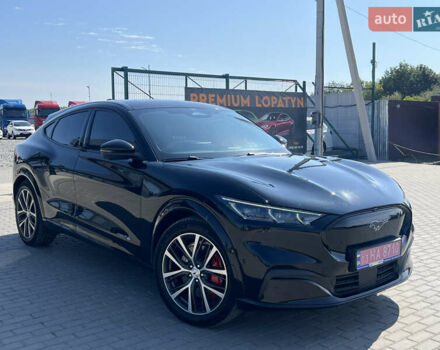 Черный Форд Mustang Mach-E, объемом двигателя 0 л и пробегом 128 тыс. км за 27469 $, фото 1 на Automoto.ua