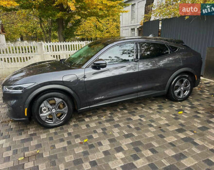 Черный Форд Mustang Mach-E, объемом двигателя 0 л и пробегом 122 тыс. км за 26500 $, фото 1 на Automoto.ua