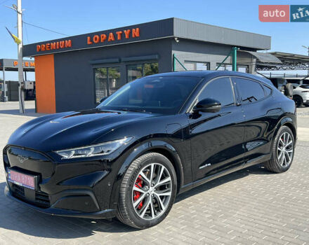 Черный Форд Mustang Mach-E, объемом двигателя 0 л и пробегом 128 тыс. км за 27469 $, фото 4 на Automoto.ua