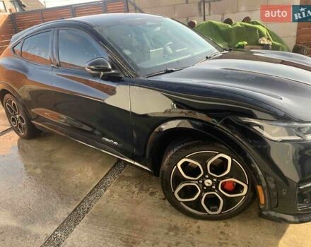 Черный Форд Mustang Mach-E, объемом двигателя 0 л и пробегом 47 тыс. км за 34000 $, фото 3 на Automoto.ua