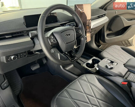 Черный Форд Mustang Mach-E, объемом двигателя 0 л и пробегом 49 тыс. км за 26600 $, фото 8 на Automoto.ua