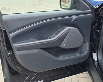 Чорний Форд Mustang Mach-E, об'ємом двигуна 0 л та пробігом 110 тис. км за 27500 $, фото 56 на Automoto.ua