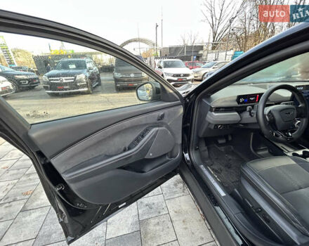 Черный Форд Mustang Mach-E, объемом двигателя 0 л и пробегом 15 тыс. км за 37000 $, фото 17 на Automoto.ua