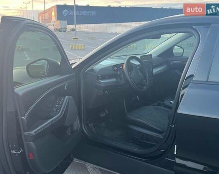 Черный Форд Mustang Mach-E, объемом двигателя 0 л и пробегом 26 тыс. км за 27590 $, фото 21 на Automoto.ua