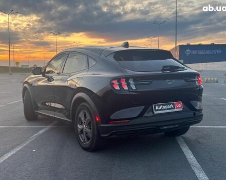 Черный Форд Mustang Mach-E, объемом двигателя 0 л и пробегом 26 тыс. км за 27590 $, фото 9 на Automoto.ua