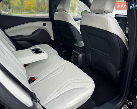 Черный Форд Mustang Mach-E, объемом двигателя 0 л и пробегом 26 тыс. км за 29900 $, фото 33 на Automoto.ua