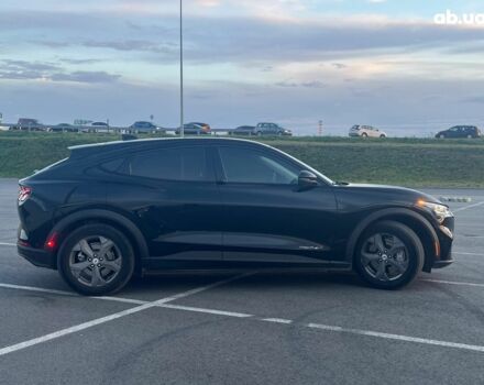 Черный Форд Mustang Mach-E, объемом двигателя 0 л и пробегом 26 тыс. км за 27590 $, фото 13 на Automoto.ua