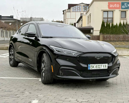 Черный Форд Mustang Mach-E, объемом двигателя 0 л и пробегом 10 тыс. км за 26999 $, фото 3 на Automoto.ua