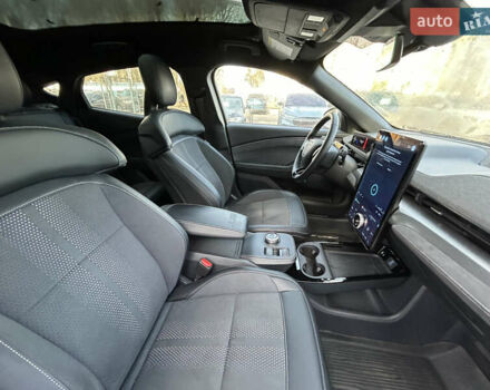 Черный Форд Mustang Mach-E, объемом двигателя 0 л и пробегом 15 тыс. км за 37000 $, фото 30 на Automoto.ua