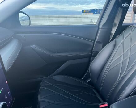 Черный Форд Mustang Mach-E, объемом двигателя 0 л и пробегом 26 тыс. км за 27590 $, фото 30 на Automoto.ua