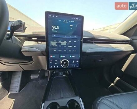 Черный Форд Mustang Mach-E, объемом двигателя 0 л и пробегом 10 тыс. км за 21000 $, фото 5 на Automoto.ua
