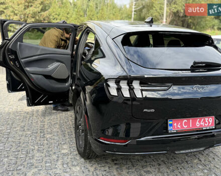 Черный Форд Mustang Mach-E, объемом двигателя 0 л и пробегом 15 тыс. км за 29999 $, фото 5 на Automoto.ua