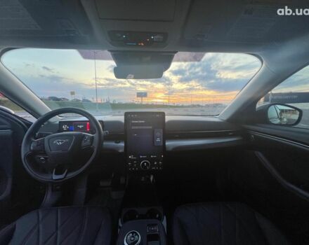 Черный Форд Mustang Mach-E, объемом двигателя 0 л и пробегом 26 тыс. км за 27590 $, фото 34 на Automoto.ua