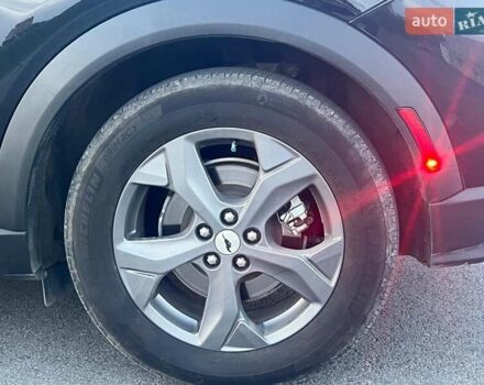 Черный Форд Mustang Mach-E, объемом двигателя 0 л и пробегом 26 тыс. км за 27590 $, фото 8 на Automoto.ua