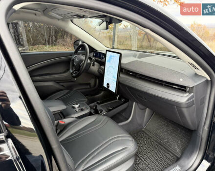 Чорний Форд Mustang Mach-E, об'ємом двигуна 0 л та пробігом 21 тис. км за 29500 $, фото 7 на Automoto.ua