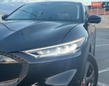 Черный Форд Mustang Mach-E, объемом двигателя 0 л и пробегом 26 тыс. км за 27590 $, фото 2 на Automoto.ua