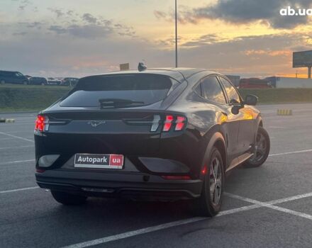 Черный Форд Mustang Mach-E, объемом двигателя 0 л и пробегом 26 тыс. км за 27590 $, фото 11 на Automoto.ua