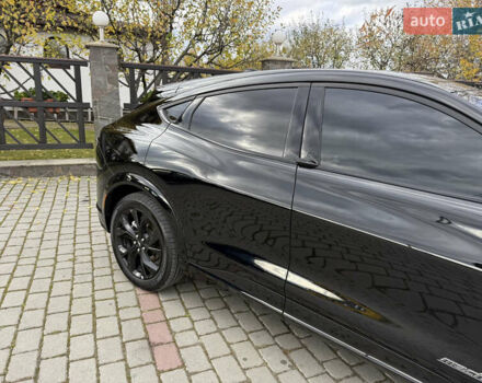 Чорний Форд Mustang Mach-E, об'ємом двигуна 0 л та пробігом 21 тис. км за 29500 $, фото 3 на Automoto.ua