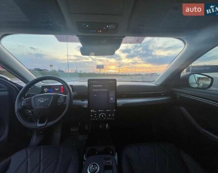 Черный Форд Mustang Mach-E, объемом двигателя 0 л и пробегом 26 тыс. км за 27590 $, фото 34 на Automoto.ua