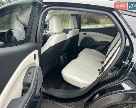 Чорний Форд Mustang Mach-E, об'ємом двигуна 0 л та пробігом 4 тис. км за 28800 $, фото 17 на Automoto.ua