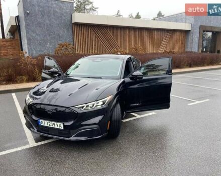 Черный Форд Mustang Mach-E, объемом двигателя 0 л и пробегом 22 тыс. км за 26999 $, фото 2 на Automoto.ua