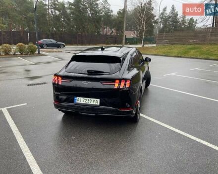 Черный Форд Mustang Mach-E, объемом двигателя 0 л и пробегом 22 тыс. км за 26999 $, фото 5 на Automoto.ua