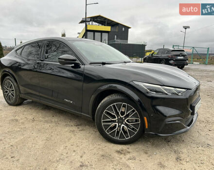 Чорний Форд Mustang Mach-E, об'ємом двигуна 0 л та пробігом 4 тис. км за 28800 $, фото 4 на Automoto.ua