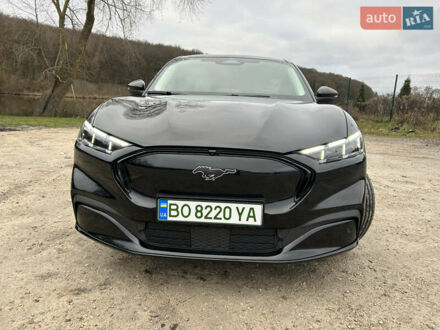 Чорний Форд Mustang Mach-E, об'ємом двигуна 0 л та пробігом 4 тис. км за 28800 $, фото 1 на Automoto.ua