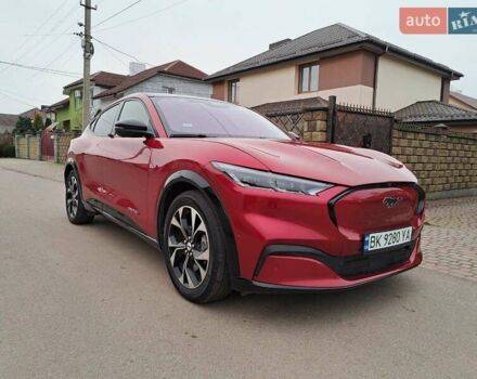 Красный Форд Mustang Mach-E, объемом двигателя 0 л и пробегом 145 тыс. км за 20900 $, фото 4 на Automoto.ua