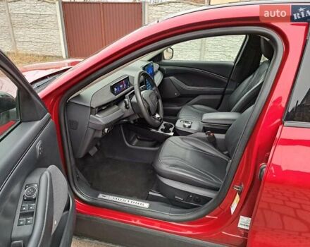 Красный Форд Mustang Mach-E, объемом двигателя 0 л и пробегом 145 тыс. км за 20900 $, фото 12 на Automoto.ua