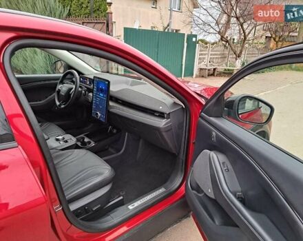 Красный Форд Mustang Mach-E, объемом двигателя 0 л и пробегом 145 тыс. км за 20900 $, фото 14 на Automoto.ua