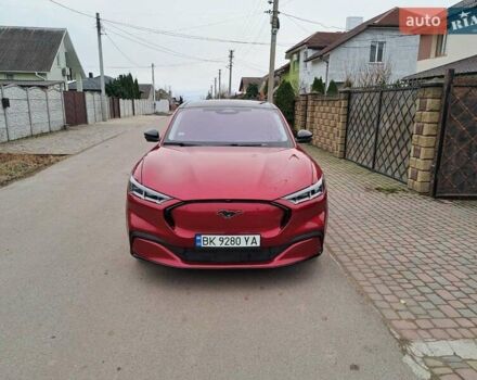 Красный Форд Mustang Mach-E, объемом двигателя 0 л и пробегом 145 тыс. км за 20900 $, фото 2 на Automoto.ua