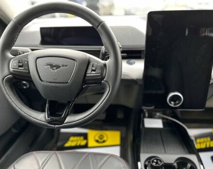 Красный Форд Mustang Mach-E, объемом двигателя 75 л и пробегом 16 тыс. км за 28500 $, фото 11 на Automoto.ua