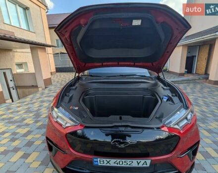 Красный Форд Mustang Mach-E, объемом двигателя 0 л и пробегом 25 тыс. км за 39900 $, фото 14 на Automoto.ua