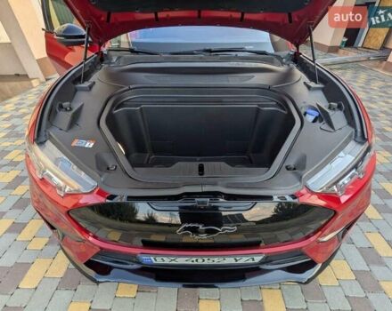 Красный Форд Mustang Mach-E, объемом двигателя 0 л и пробегом 25 тыс. км за 39900 $, фото 12 на Automoto.ua