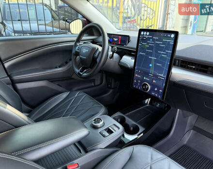 Красный Форд Mustang Mach-E, объемом двигателя 0 л и пробегом 63 тыс. км за 28300 $, фото 34 на Automoto.ua