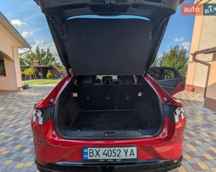 Красный Форд Mustang Mach-E, объемом двигателя 0 л и пробегом 25 тыс. км за 39900 $, фото 16 на Automoto.ua