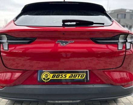 Красный Форд Mustang Mach-E, объемом двигателя 75 л и пробегом 16 тыс. км за 28500 $, фото 3 на Automoto.ua